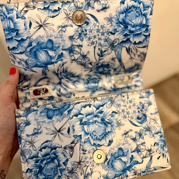 Betsey Johnson Blue Floral Crossbody Bag - Picture 3 of 4